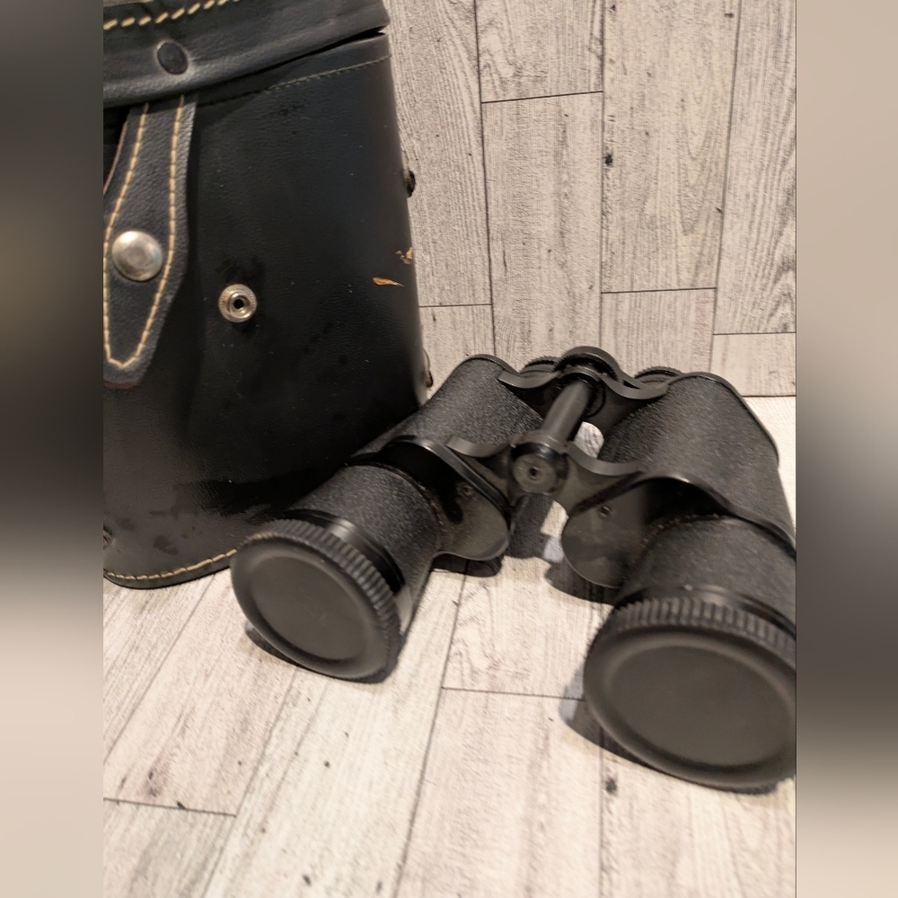 Classic Black Binoculars with Hard Case - Picture 2 of 16